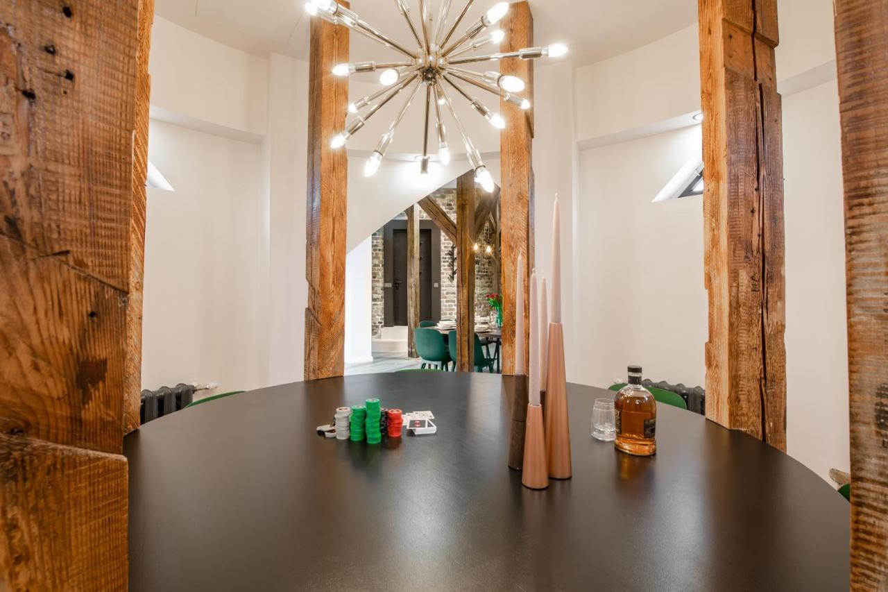 Big Design Apt - Sleeps 12 - Best Location Riga Exterior photo